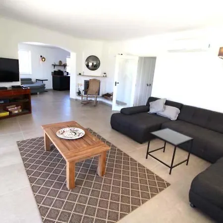 Sleeps 8 Pool Air Con T647635