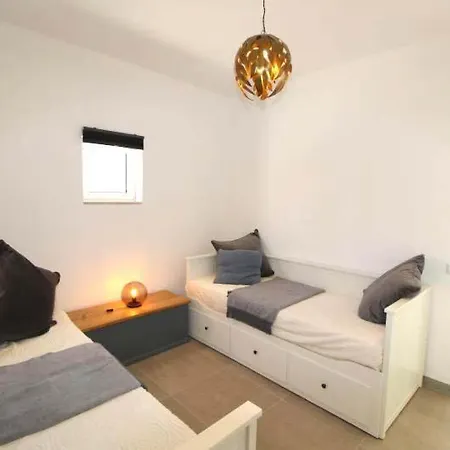 Sleeps 8 Pool Air Con T647635 Villa