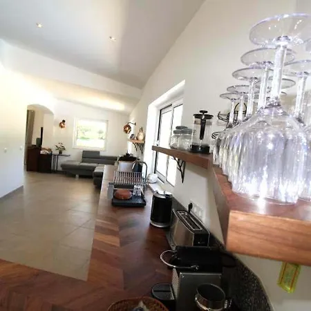Sleeps 8 Pool Air Con T647635 Villa *