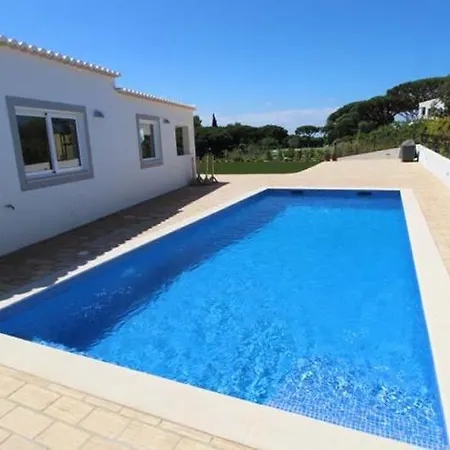 Sleeps 8 Pool Air Con T647635 Vale do Lobo