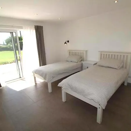 Вилла Sleeps 8 Pool Air Con T647635 Вале-до-Лобо